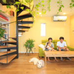 アンティークな雰囲気の2階リビング