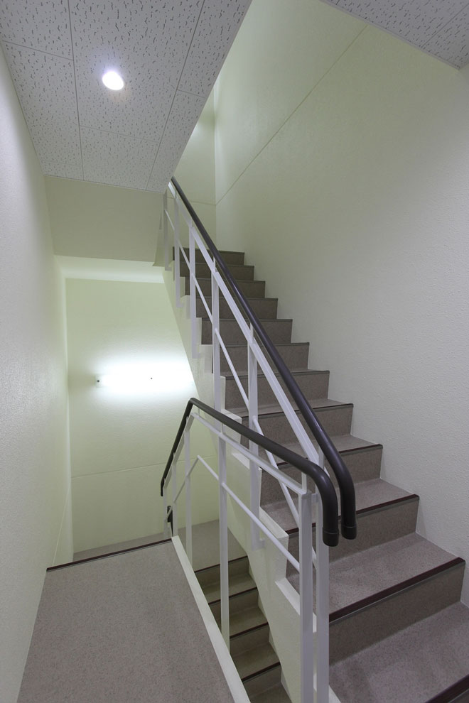階段(2階~3階)