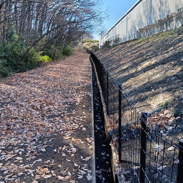 工事完了　山側のフェンス