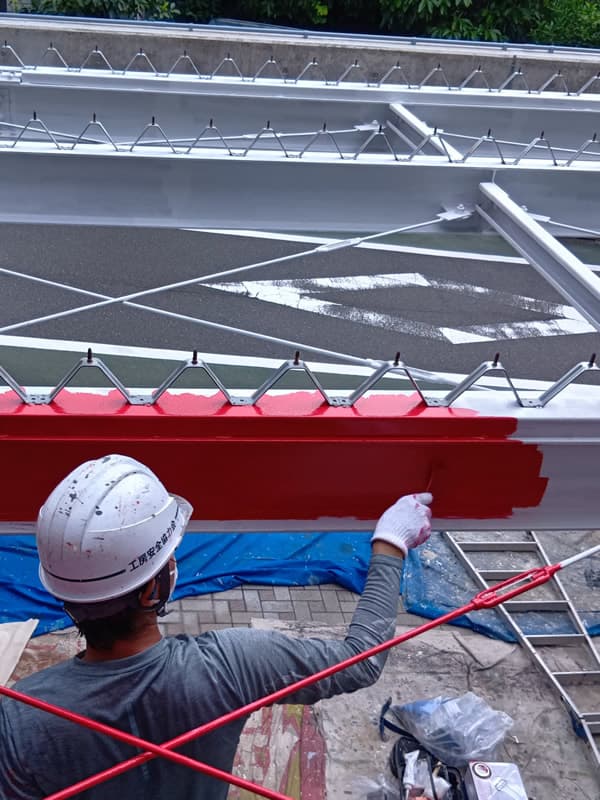 施工中鉄部の塗装