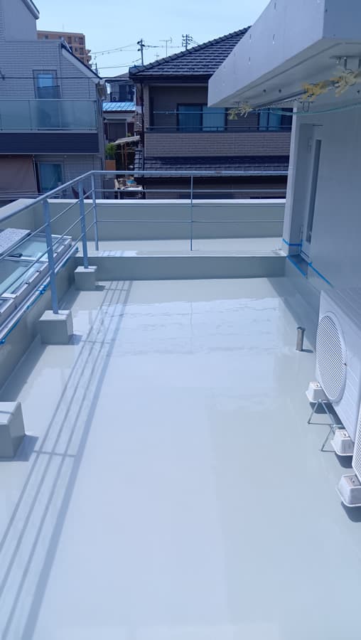 平場通ウレタン防 水 一層目 完了